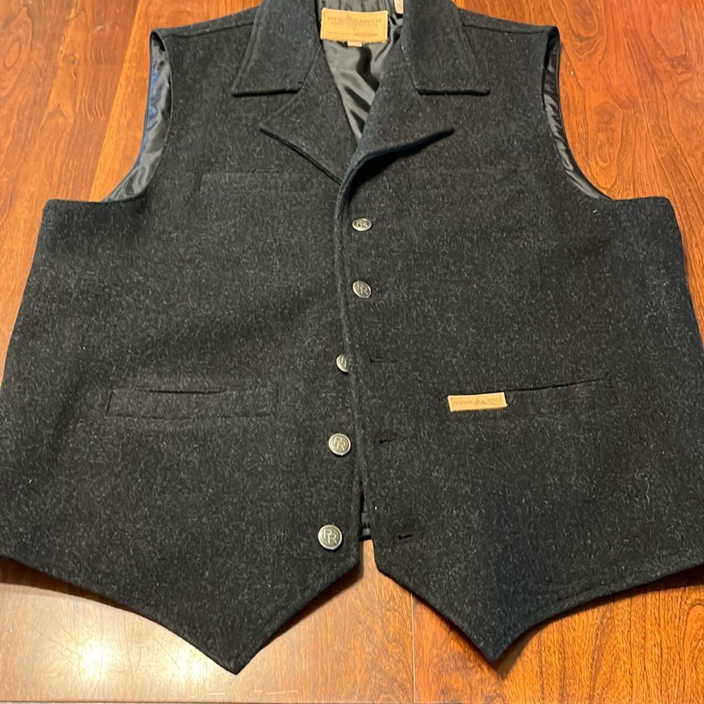 Powder River vest. 80% Wool. Gorgeous. Worn once. Black sz lg
